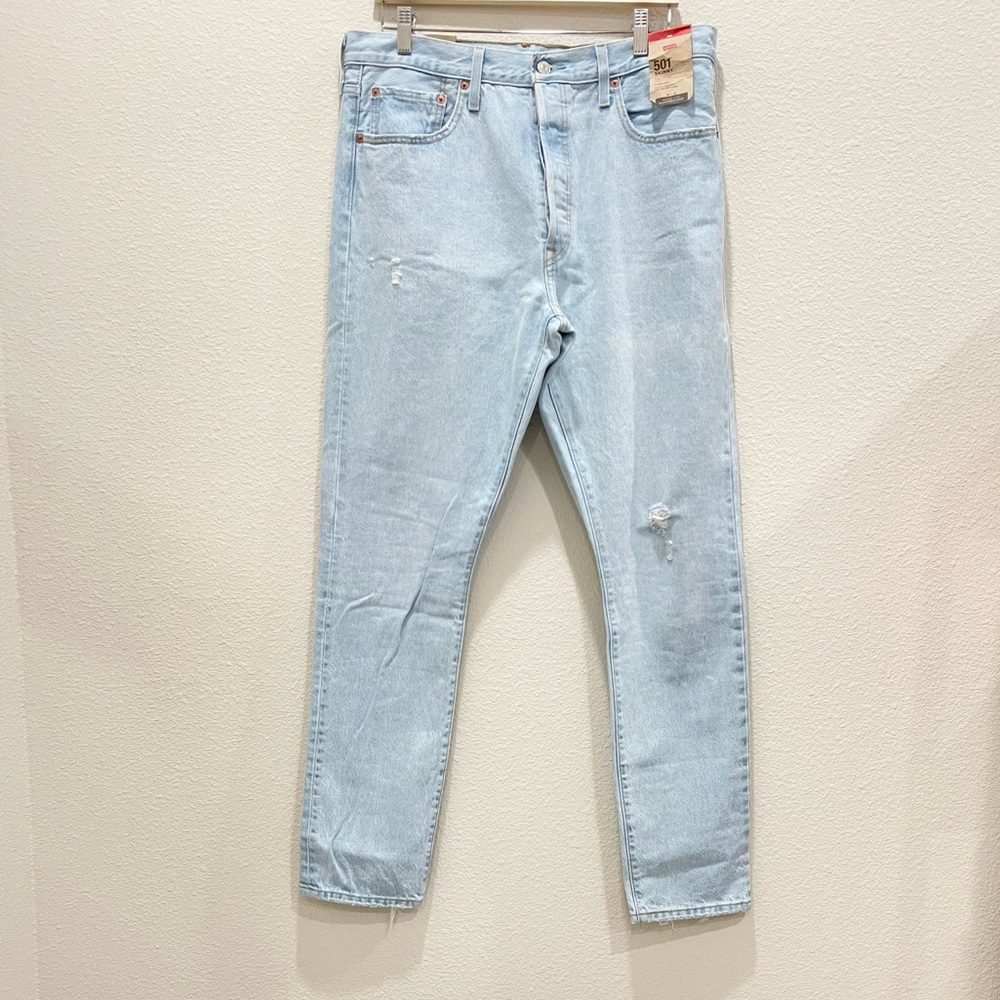 NWT! LEVI’S 501 Skinny Light Wash Jeans!